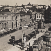 Der Bahnhofplatz in Zürich, in den 1930er Jahren.